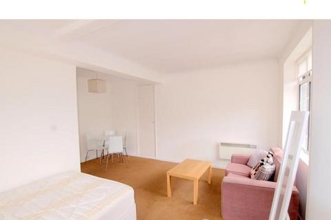 Studio to rent, Euston Road, London, NW1
