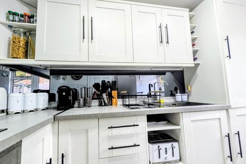3 bedroom end of terrace house for sale, Atholl Road, Bordon GU35