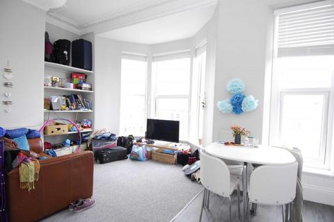1 bedroom apartment to rent, 36 Houndiscombe Road, Flat 3