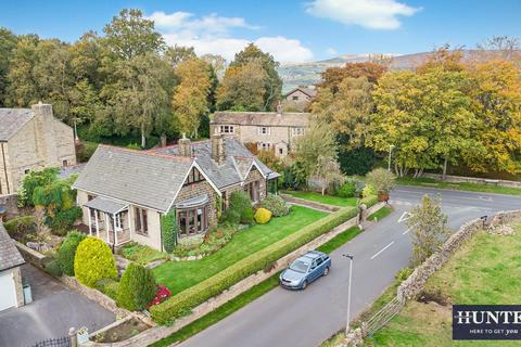 5 bedroom detached house for sale, Green Lane, Glusburn