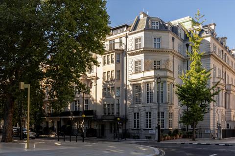 3 bedroom flat for sale, Upper Brook Street, London, W1K