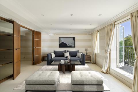 3 bedroom flat for sale, Upper Brook Street, London, W1K