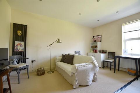 undefined, Nutfield Road, Redhill