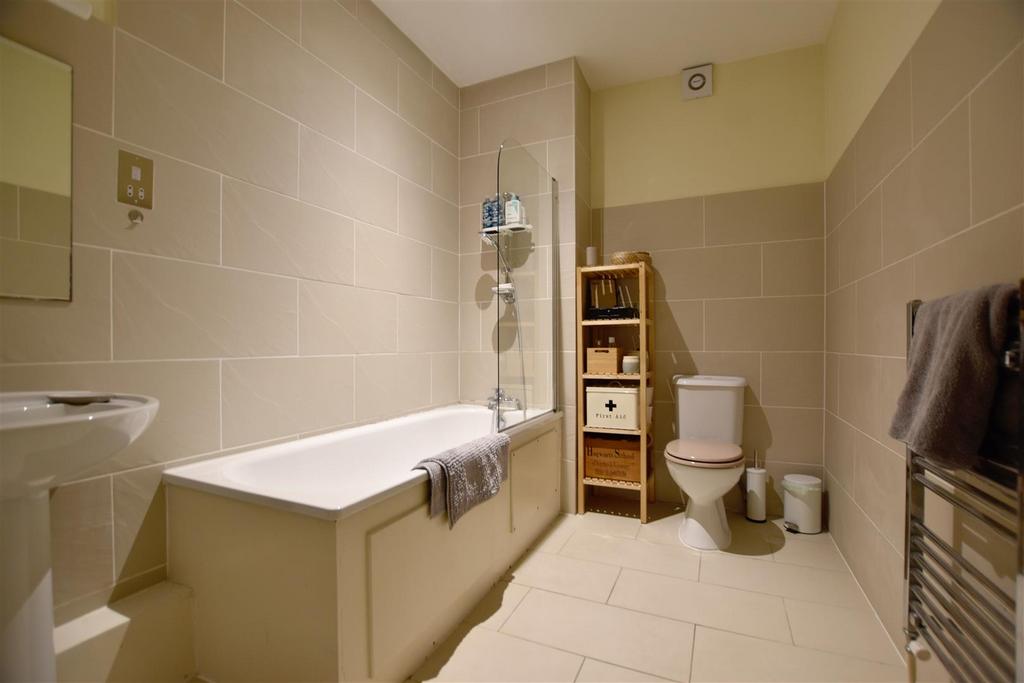 Bathroom.JPG