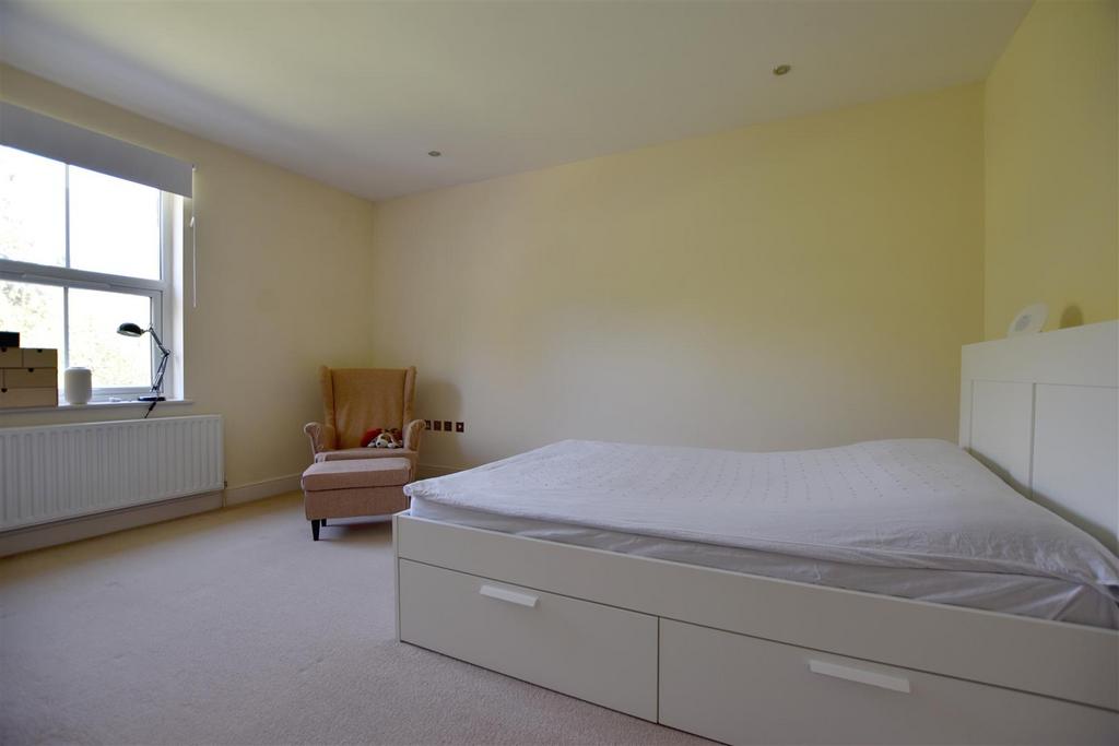 Bedroom.JPG
