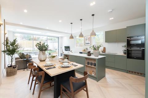 4 bedroom semi-detached house for sale, Melbury Gardens, London, SW20