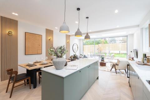 4 bedroom semi-detached house for sale, Melbury Gardens, London, SW20