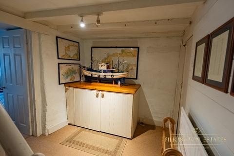 8 Mill Road, Padstow, PL28 8BT