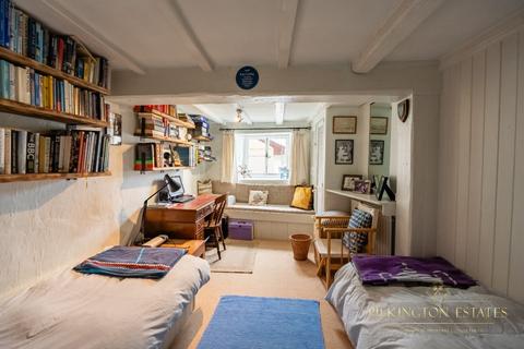 8 Mill Road, Padstow, PL28 8BT