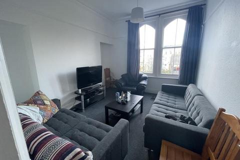 5 bedroom house share to rent, 16 Napier Terrace, Maisonette