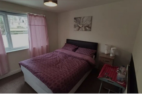 undefined, Willett Close, Northolt UB5