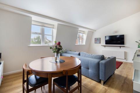 2 bedroom flat for sale, Cable Street, London, E1