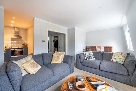 2 bedroom flat for sale, Queen's Gardens, Bayswater, London, W2