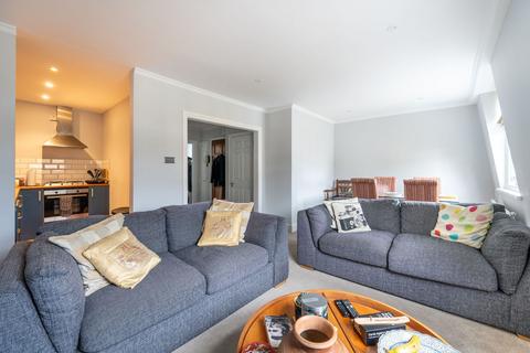 Queen's Gardens, Bayswater, London, W2