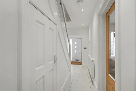 4 bedroom semi-detached house for sale, Spinney Crescent, Toton