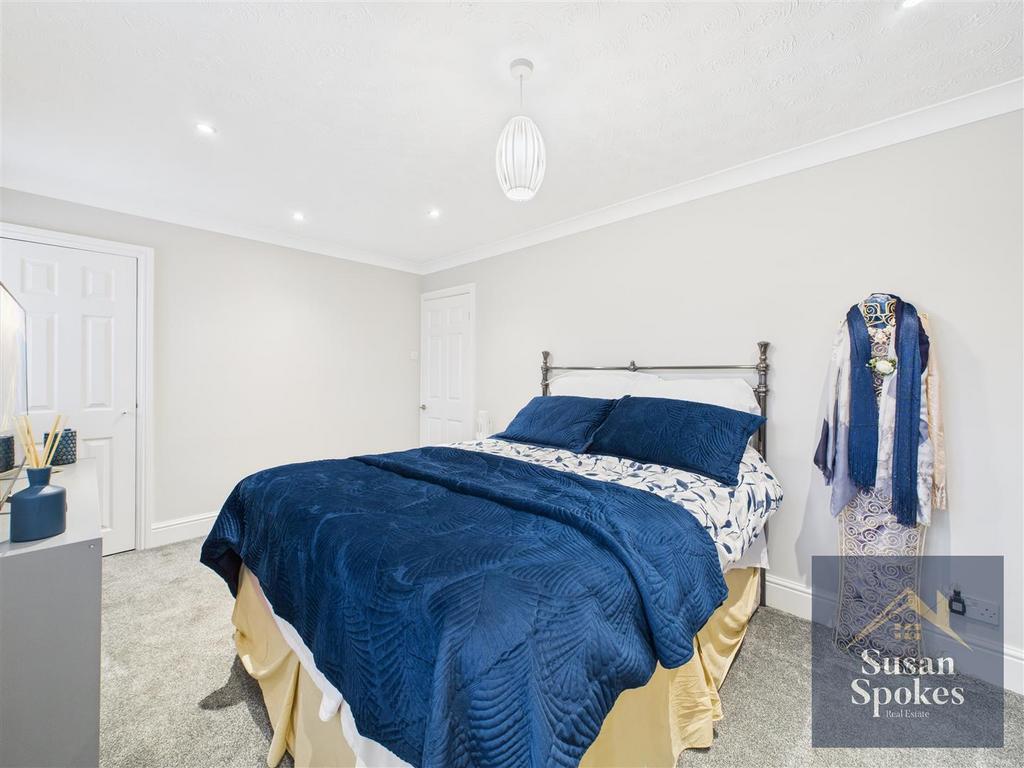 CAM01858 G0-PR0187-STILL033.jpg