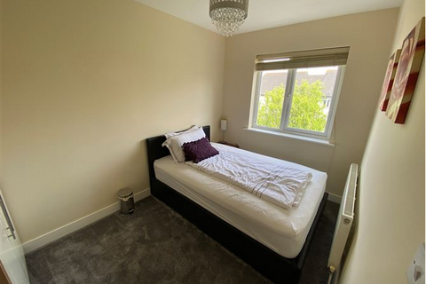 undefined, Canberra Drive, Northolt UB5