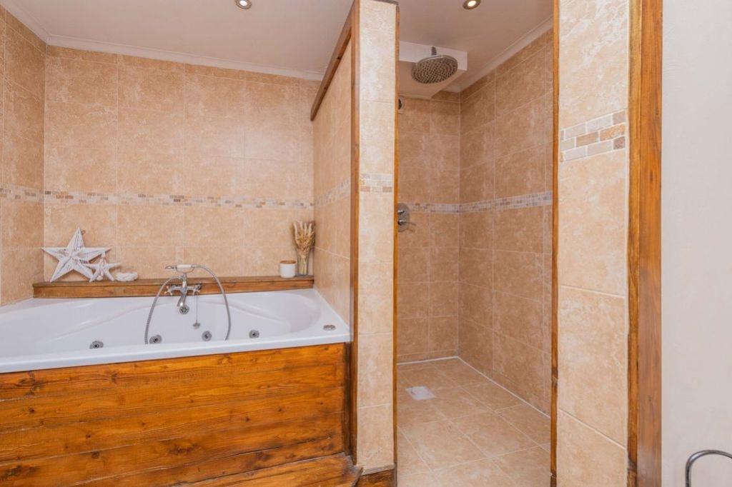 Downstairs Bathroom Emily Dimelow Ewemove Whitchurcha