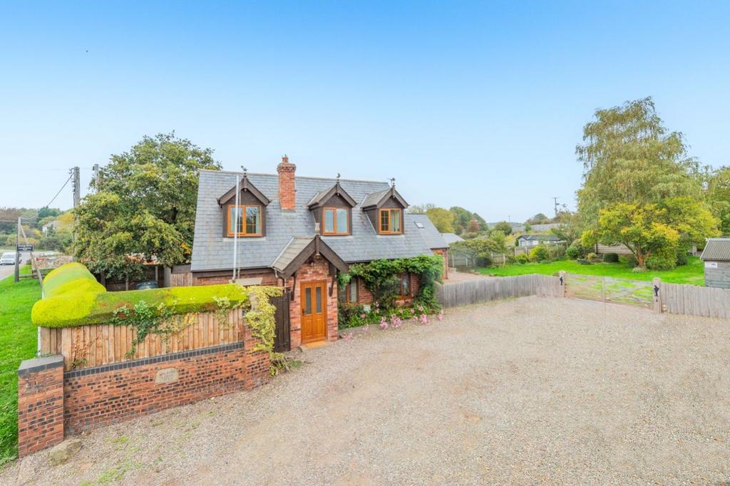Front pic Emily Dimelow Ewemove Whitchurchand Nantwich