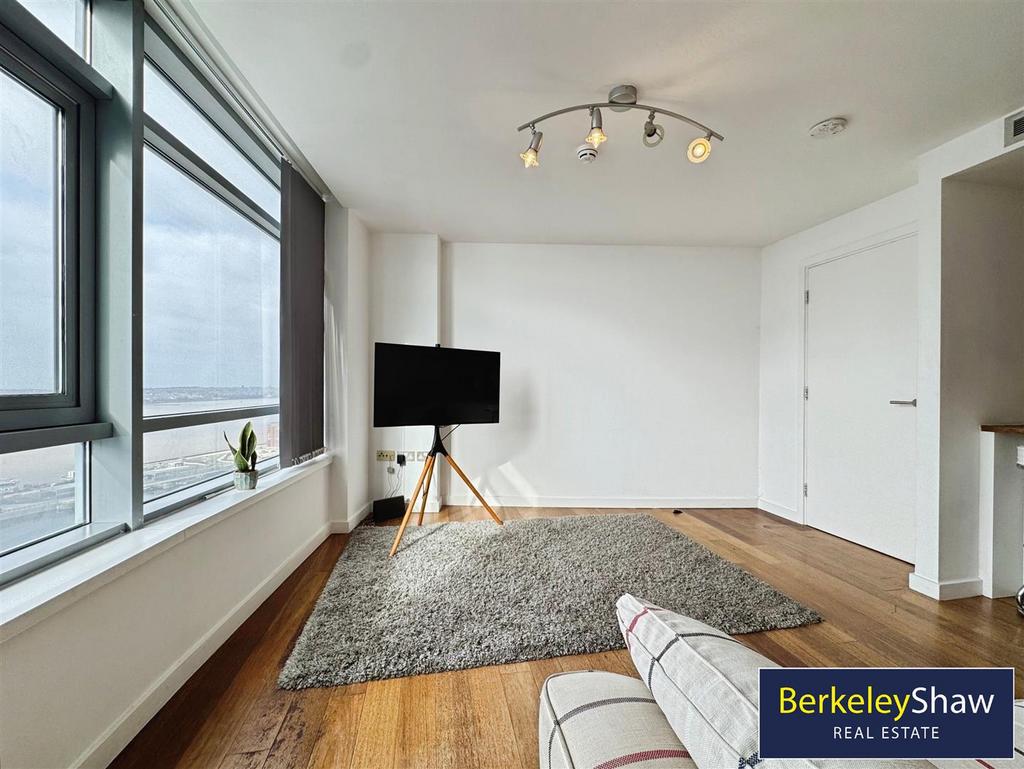 Living area (2)