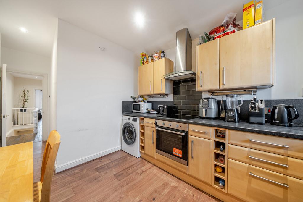 1386803 10 693178...