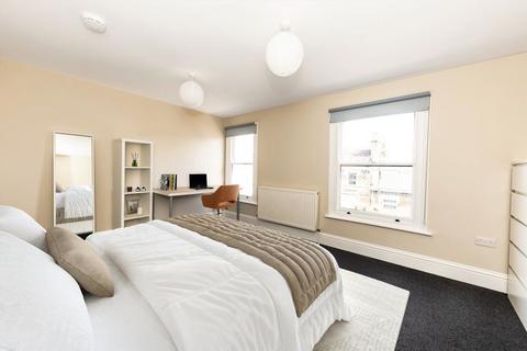 4 bedroom terraced house for sale, Dalyell Road, London SW9