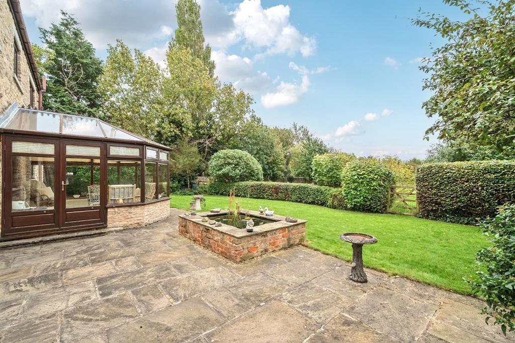 Rear garden 1.jpg