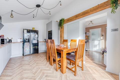 3 bedroom end of terrace house for sale, Fern Gardens, Belton