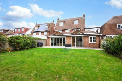 4 bedroom detached house to rent, Long Lodge Drive, Walton-on-Thames, Surrey, KT12