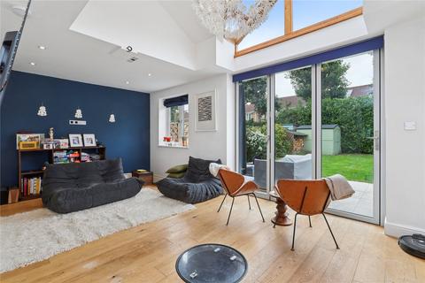4 bedroom detached house to rent, Long Lodge Drive, Walton-on-Thames, Surrey, KT12