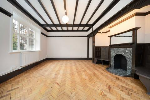4 bedroom maisonette to rent, Pembridge Place, London W2