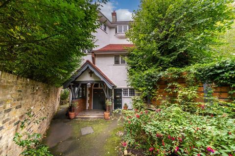 4 bedroom maisonette to rent, Pembridge Place, London W2