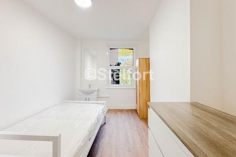 House share to rent, Queens Crescent, London NW5