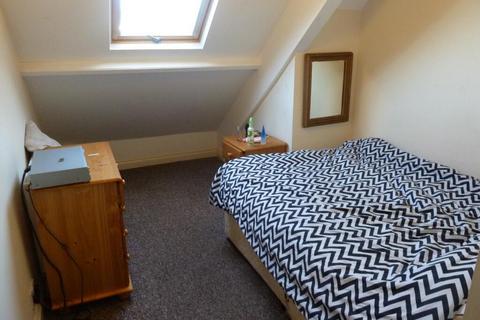 1 bedroom apartment to rent, 7 Napier Terrace, Flat 3