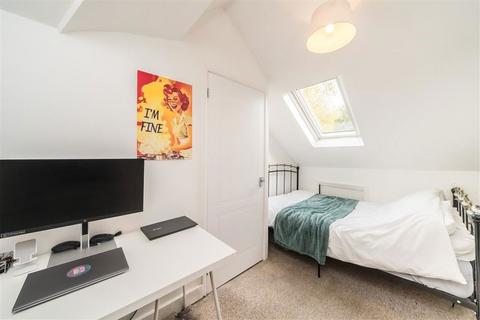 2 bedroom flat for sale, Cavendish Road, London SW12