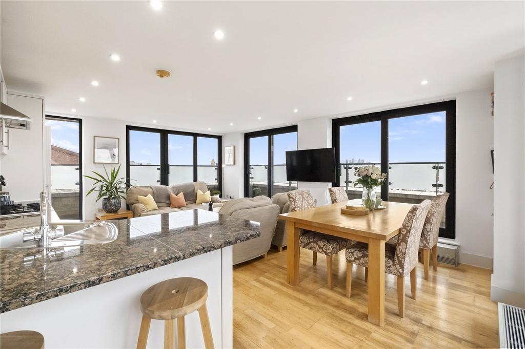 Kitchen/Reception