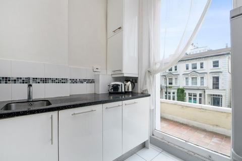 2 bedroom apartment to rent, Belsize Park Gardens, London, NW3