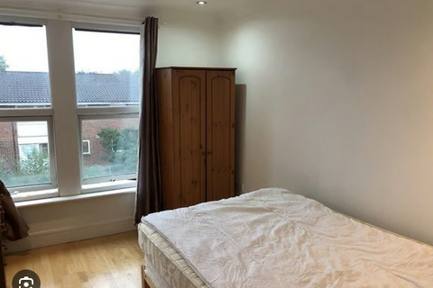 Canberra Drive, Northolt UB5