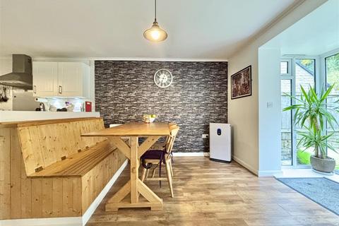 undefined, Castle Stead Drive, Bradford BD13
