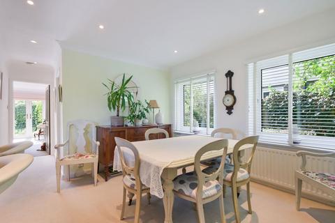 16 Farley Croft, Westerham, TN16 1SA