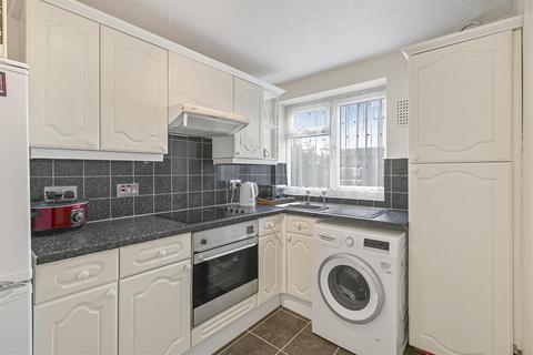 2 bedroom flat for sale, Anglesea Road, Kingston Upon Thames KT1