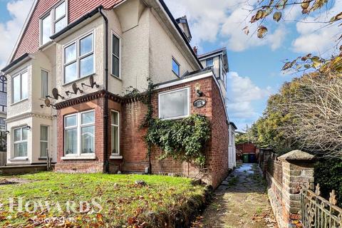 1 bedroom flat for sale, Lowestoft Road, Gorleston