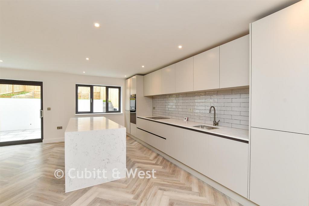 Kitchen/ Living Room