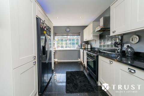 3 bedroom semi-detached house for sale, Carr Street, Birstall, WF17
