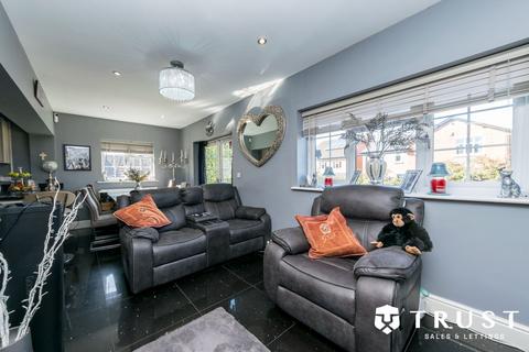 3 bedroom semi-detached house for sale, Carr Street, Birstall, WF17