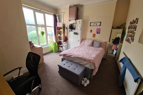 7 bedroom house to rent, Ebberston Terrace, Leeds LS6