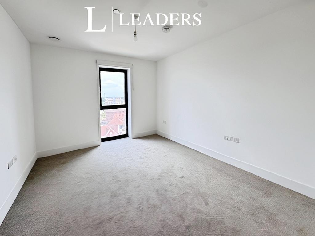 Cdd6a29b-bedroom 202