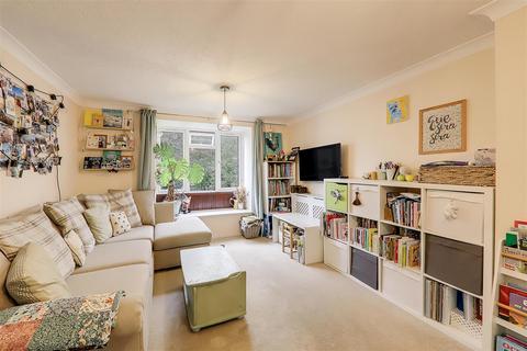 2 bedroom flat for sale, St. Botolphs Road, Worthing BN11