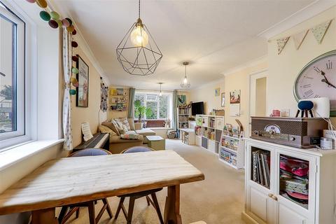 2 bedroom flat for sale, St. Botolphs Road, Worthing BN11