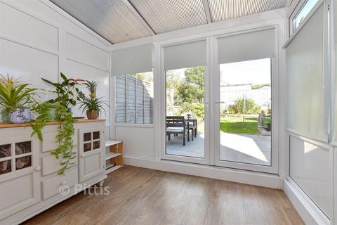 2 bedroom semi-detached house for sale, Lake Green Road, Sandown PO36